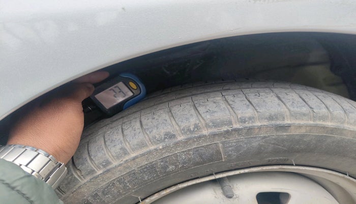 2013 Hyundai Santro Xing GL, Petrol, Manual, 1,11,593 km, tyre