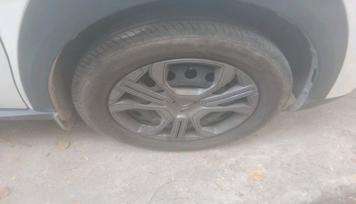 2024 CITROEN Basalt Plus 1.2 Petrol MT, Petrol, Manual, 8,957 km, tyre