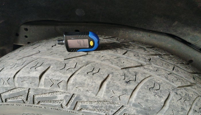 2017 Ford Endeavour TITANIUM 3.2 4X4 AT, Diesel, Automatic, 2,14,514 km, tyre