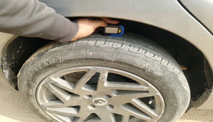 2017 Maruti Baleno ALPHA DIESEL 1.3, Diesel, Manual, 79,019 km, tyre