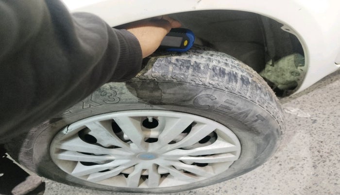 2011 Maruti Ritz LXI, Petrol, Manual, 1,22,585 km, tyre