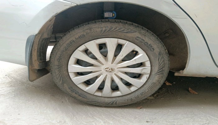 2016 Toyota Etios GD, Diesel, Manual, 96,741 km, tyre