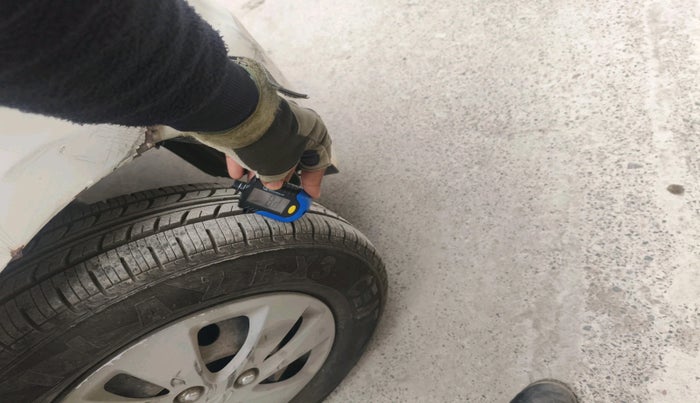 2011 Hyundai i10 MAGNA 1.1, Petrol, Manual, 1,38,822 km, tyre