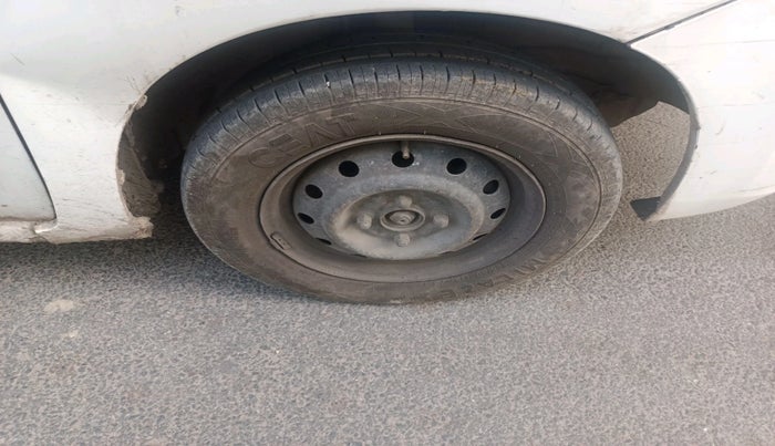 2013 Maruti Wagon R 1.0 LXI CNG, Petrol, Manual, 69,454 km, tyre