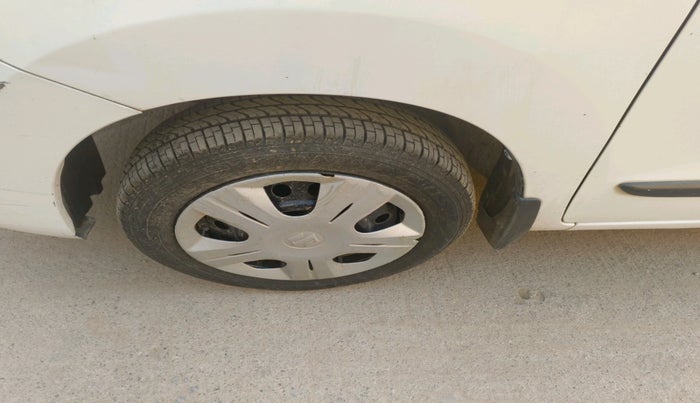 2017 Maruti Wagon R 1.0 VXI AMT, Petrol, Automatic, 61,437 km, tyre