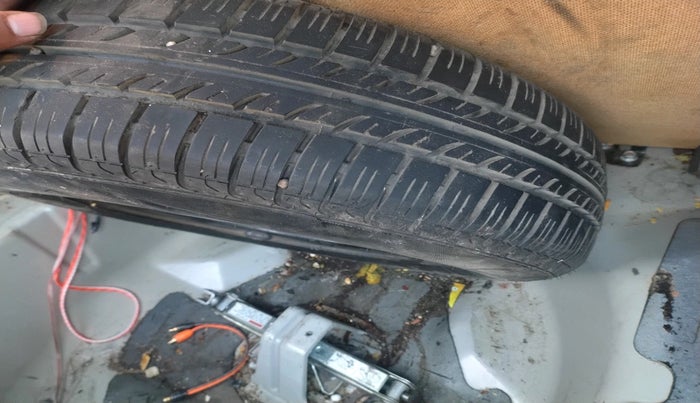 2016 Maruti Swift Dzire ZXI, Petrol, Manual, 90,884 km, tyre