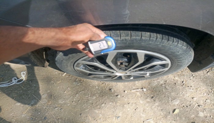 2013 Maruti Wagon R 1.0 VXI, Petrol, Manual, 82,897 km, tyre