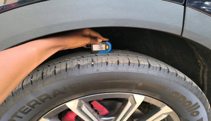 2025 Mahindra XUV700 AX 7 D MT 7 STR, Diesel, Manual, 13,163 km, tyre