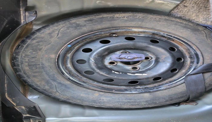 2020 Maruti Swift VXI AMT, Petrol, Automatic, 85,364 km, tyre