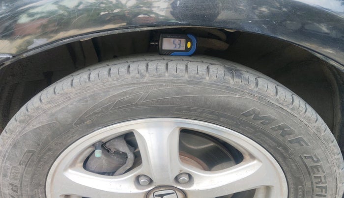 2011 Honda Civic 1.8L I-VTEC V MT, Petrol, Manual, 1,06,024 km, tyre