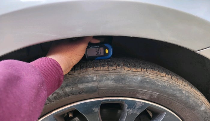 2015 Skoda Rapid 1.5 TDI CR ELEGANCE, Diesel, Manual, 1,85,788 km, tyre