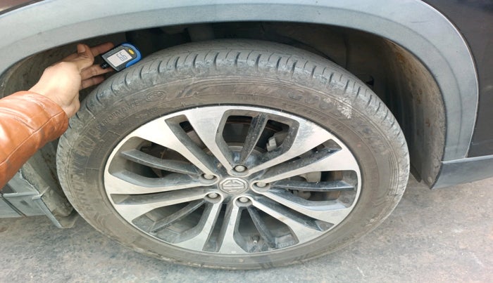 2022 MG HECTOR PLUS SHARP 2.0 DIESEL TURBO MT 6-STR, Diesel, Manual, 43,119 km, tyre