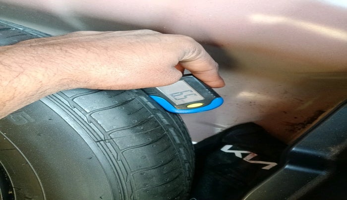 2022 KIA SONET HTK PLUS 1.2, Petrol, Manual, 34,273 km, tyre