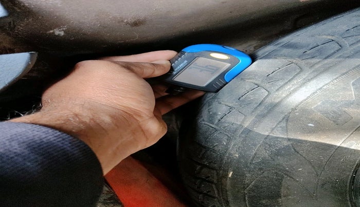 2017 Volkswagen Ameo HIGHLINE1.5L, Diesel, Manual, 1,57,788 km, tyre