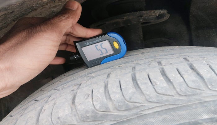 2023 Tata NEXON FEARLESS SUNROOF DUAL TONE 1.2 PETROL, Petrol, Manual, 30,278 km, tyre