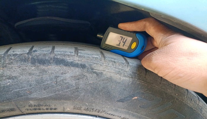 2011 Toyota Corolla Altis G PETROL, Petrol, Manual, 81,811 km, tyre