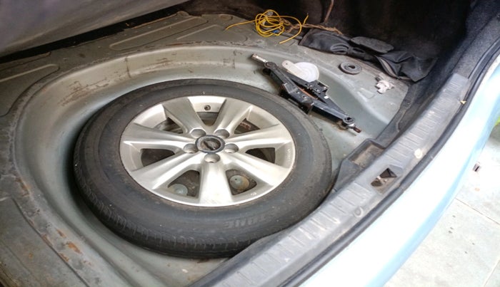 2011 Toyota Corolla Altis G PETROL, Petrol, Manual, 81,811 km, tyre