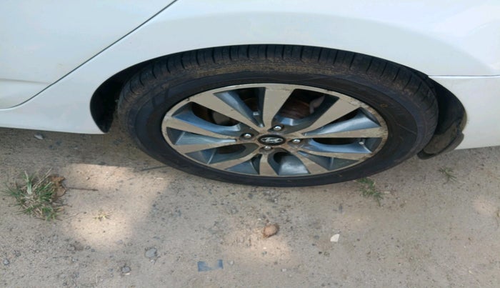 2013 Hyundai Verna FLUIDIC 1.6 CRDI SX, Diesel, Manual, 1,29,728 km, tyre