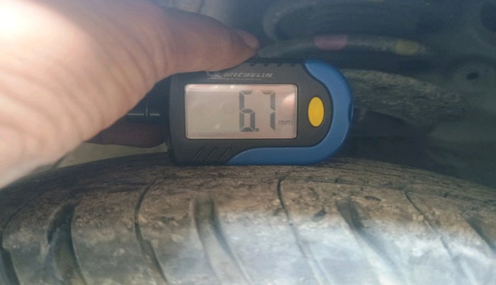 2015 Hyundai Grand i10 SPORTZ 1.2 KAPPA VTVT, Petrol, Manual, 40,846 km, tyre