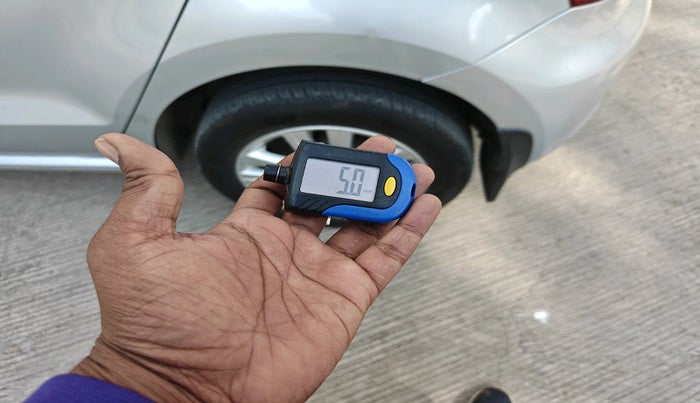 2013 Volkswagen Polo HIGHLINE1.2L, Petrol, Manual, 64,462 km, tyre