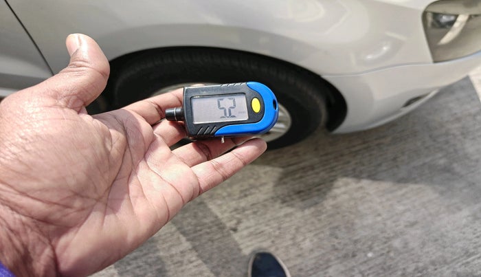 2013 Volkswagen Polo HIGHLINE1.2L, Petrol, Manual, 64,462 km, tyre