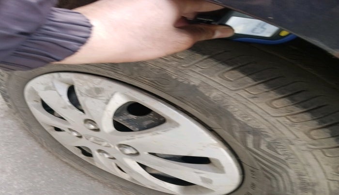 2012 Hyundai i10 MAGNA 1.2, Petrol, Manual, 1,27,543 km, tyre