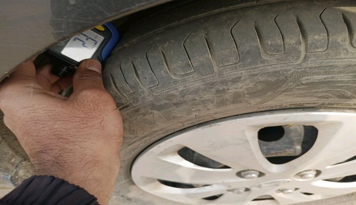 2012 Hyundai i10 MAGNA 1.2, Petrol, Manual, 1,27,543 km, tyre