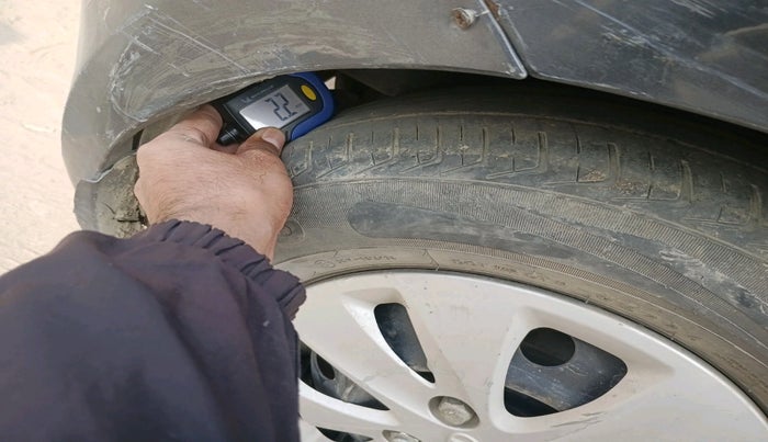 2012 Hyundai i10 MAGNA 1.2, Petrol, Manual, 1,27,543 km, tyre