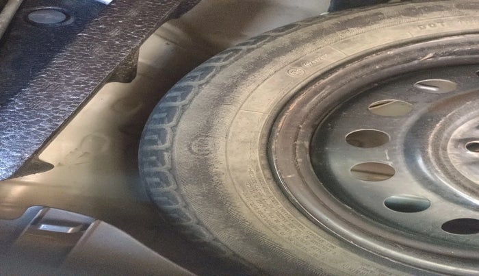 2011 Maruti Wagon R 1.0 LXI, Petrol, Manual, 31,200 km, tyre