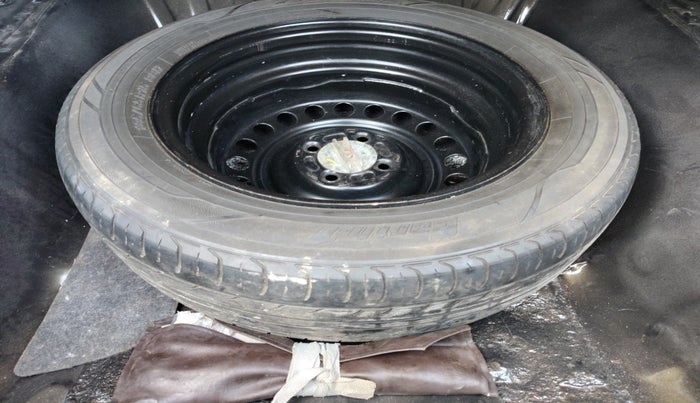 2016 Honda City 1.5L I-VTEC VX CVT, Petrol, Automatic, 1,04,843 km, tyre