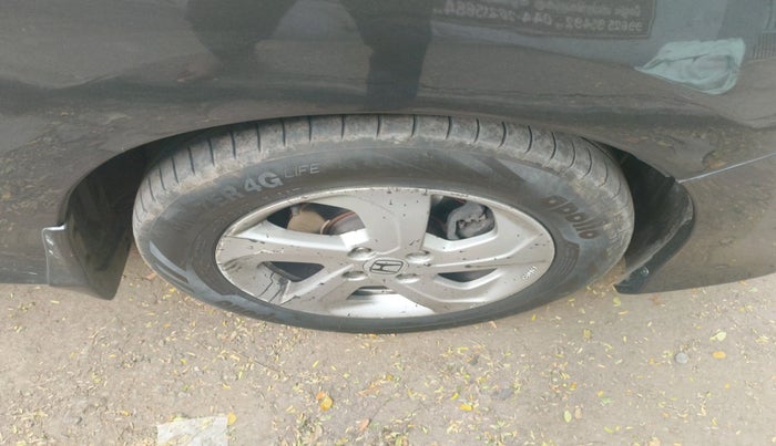 2016 Honda City 1.5L I-VTEC V MT, Petrol, Manual, 68,444 km, tyre