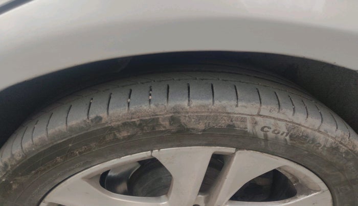 2013 Mercedes Benz E Class E 220 CDI avantgarde, Diesel, Automatic, 1,19,050 km, tyre