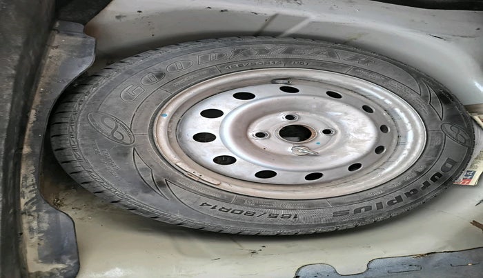 2016 Maruti Swift Dzire LDI, Diesel, Manual, 1,10,056 km, tyre