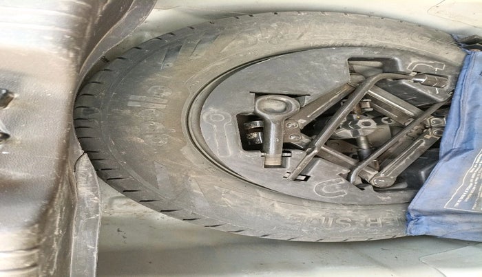 2012 Hyundai i10 MAGNA 1.2, Petrol, Manual, 1,11,641 km, tyre