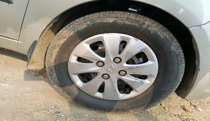 2012 Hyundai i10 MAGNA 1.2, Petrol, Manual, 1,11,641 km, tyre