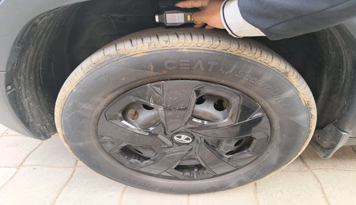 2022 Tata PUNCH ADVENTURE MT, Petrol, Manual, 38,658 km, tyre