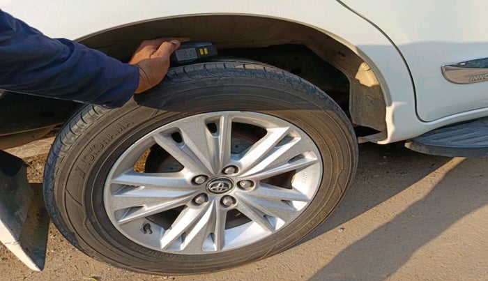 2018 Toyota Innova Crysta 2.8 ZX AT 7 STR, Diesel, Automatic, 1,04,115 km, tyre