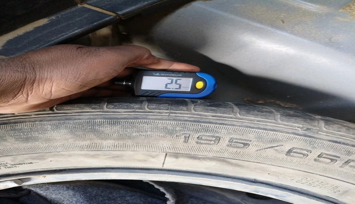 2019 Hyundai VENUE S 1.2, Petrol, Manual, 74,808 km, tyre