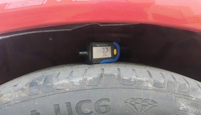 2017 Toyota Etios Liva VX, Petrol, Manual, 73,743 km, tyre