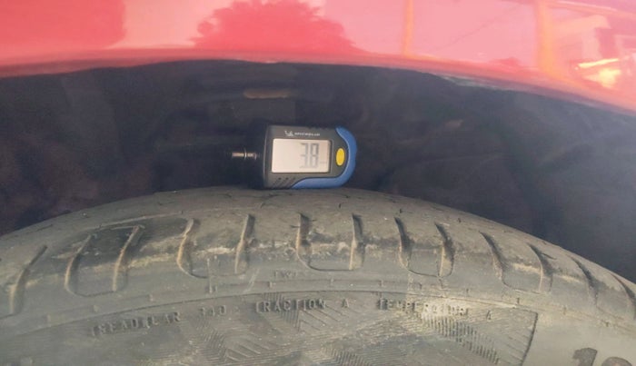 2017 Toyota Etios Liva VX, Petrol, Manual, 73,743 km, tyre