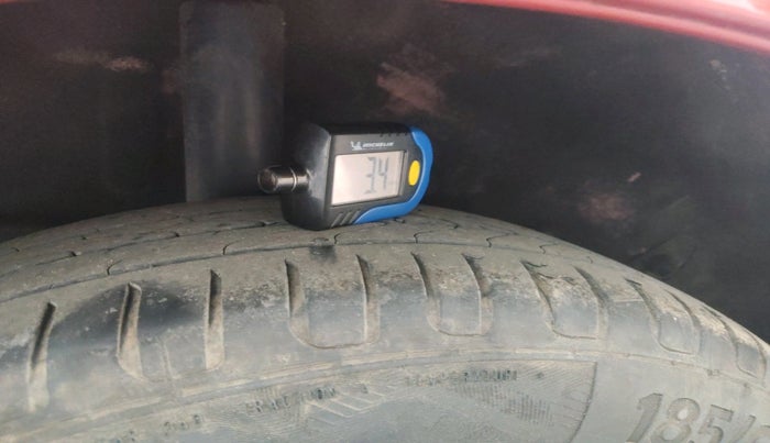 2017 Toyota Etios Liva VX, Petrol, Manual, 73,743 km, tyre