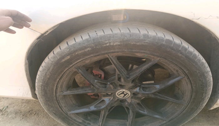 2014 Honda City 1.5L I-VTEC SV, Petrol, Manual, 1,12,609 km, tyre