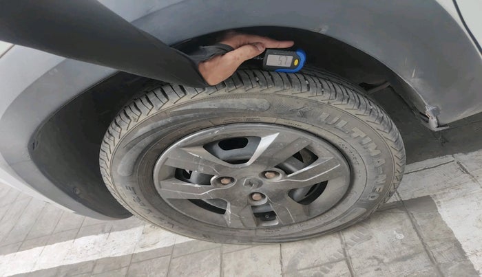 2019 Renault Kwid RXT 1.0 AMT (O), Petrol, Automatic, 22,579 km, tyre