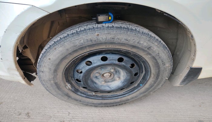 2017 Maruti Swift VXI O, Petrol, Manual, 84,181 km, tyre