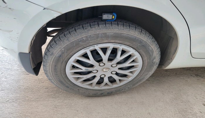 2017 Maruti Swift VXI O, Petrol, Manual, 84,181 km, tyre