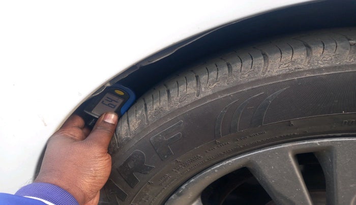 2017 Hyundai New Elantra 2.0 SX(O) AT PETROL, Petrol, Automatic, 1,17,546 km, tyre