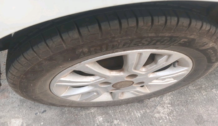 2018 Tata Tiago XZ PETROL, Petrol, Manual, 68,271 km, tyre