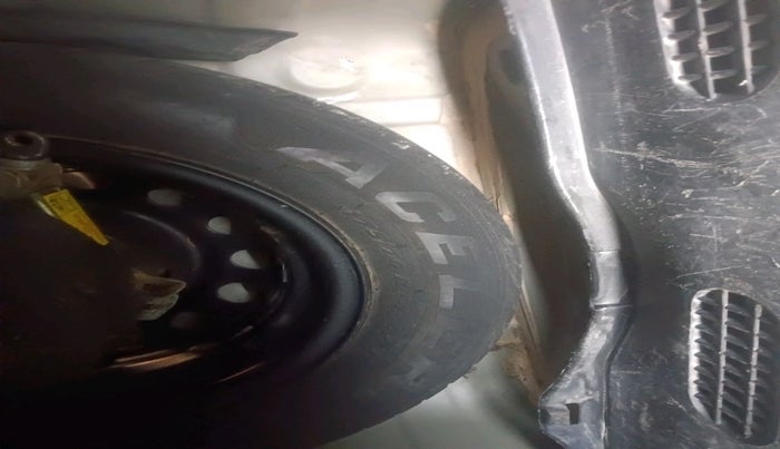 2013 Hyundai i20 MAGNA (O) 1.2, Petrol, Manual, 73,589 km, tyre