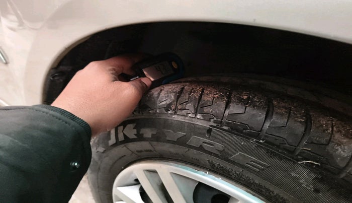 2014 Maruti Swift Dzire VDI, Diesel, Manual, 1,03,639 km, tyre