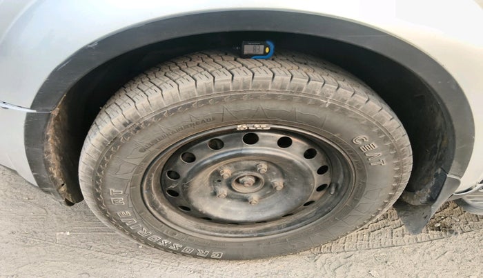 2015 Mahindra XUV500 W6, Diesel, Manual, 60,894 km, tyre